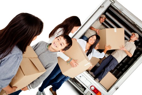 Removal truck hire vehicle ready for a house move in Richmond upon Thames